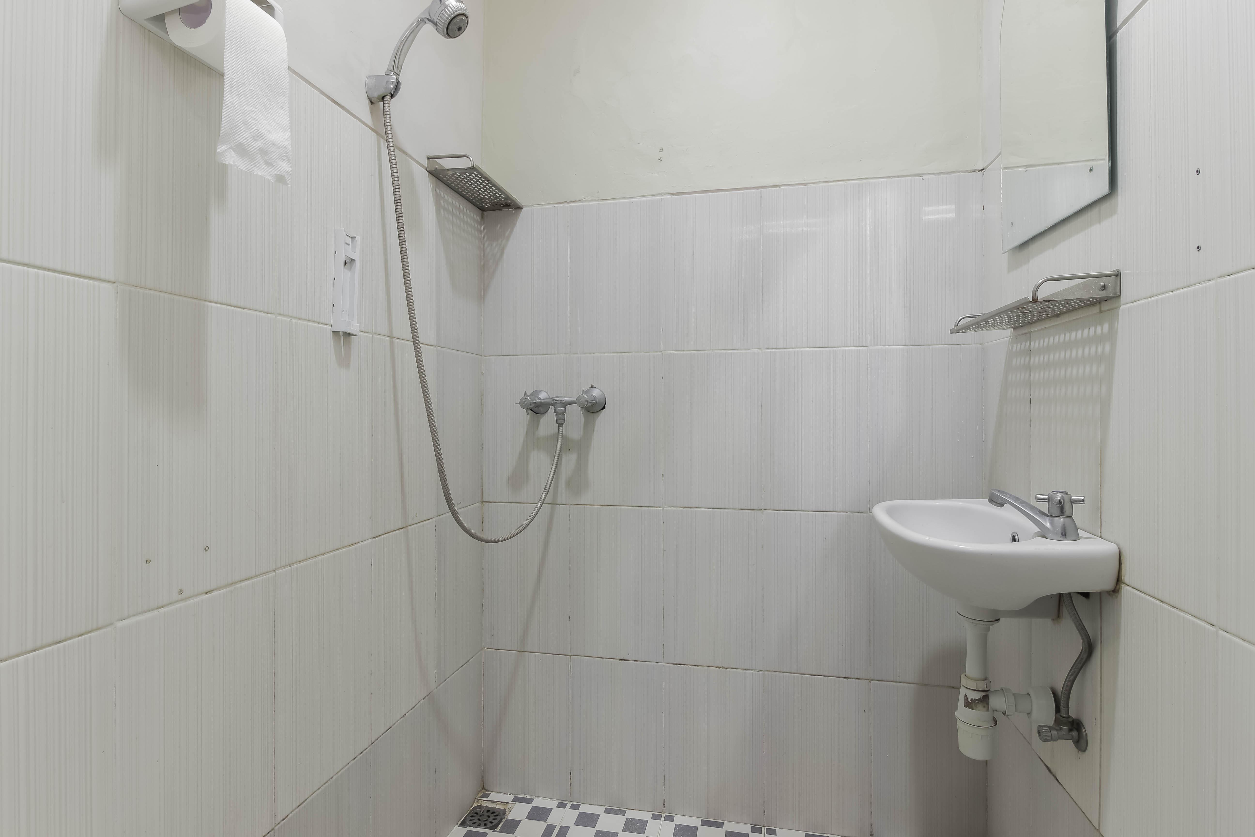 Reddoorz Plus Near Lippo Cikarang Mall Bekasi Esterno foto