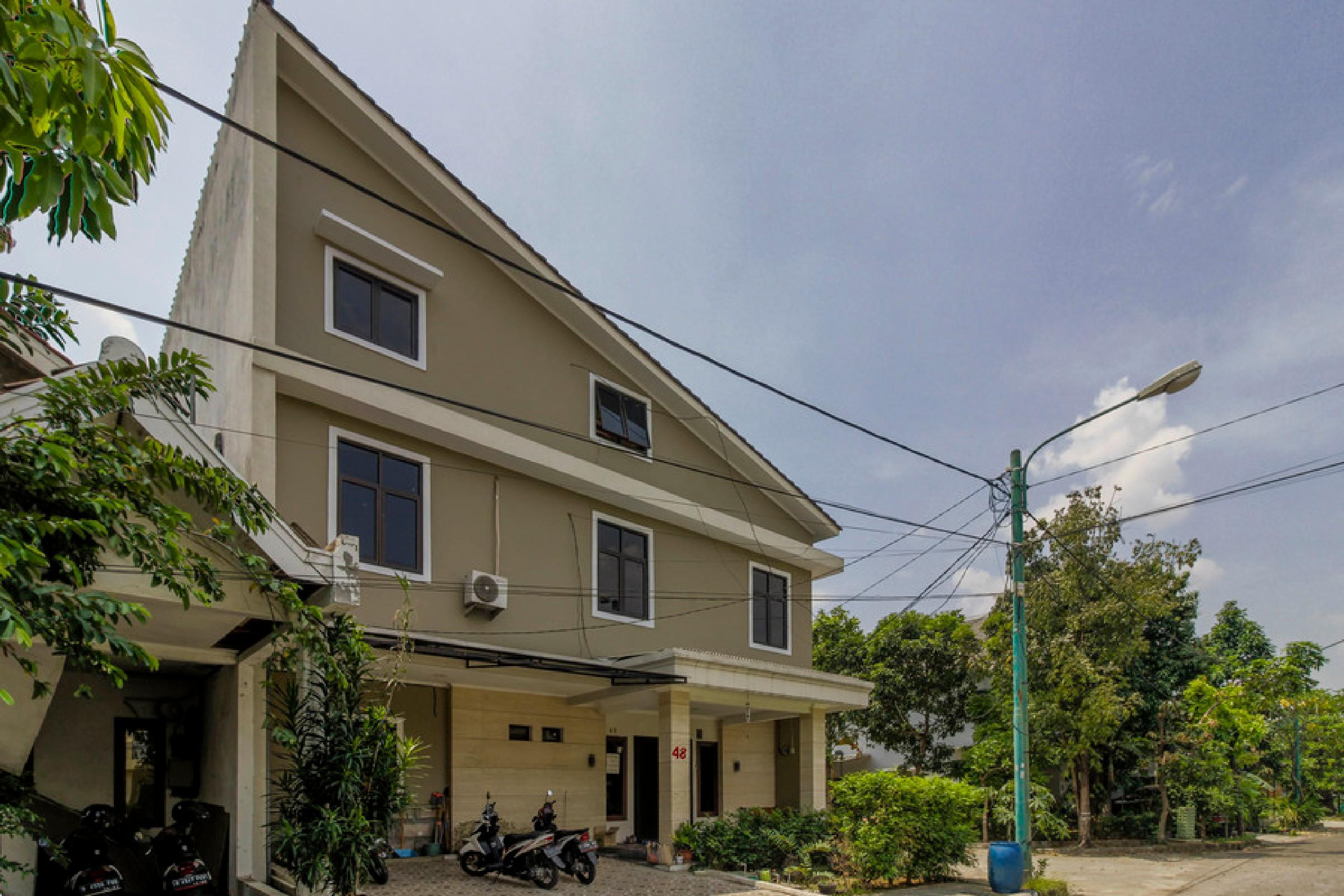 Reddoorz Plus Near Lippo Cikarang Mall Bekasi Esterno foto