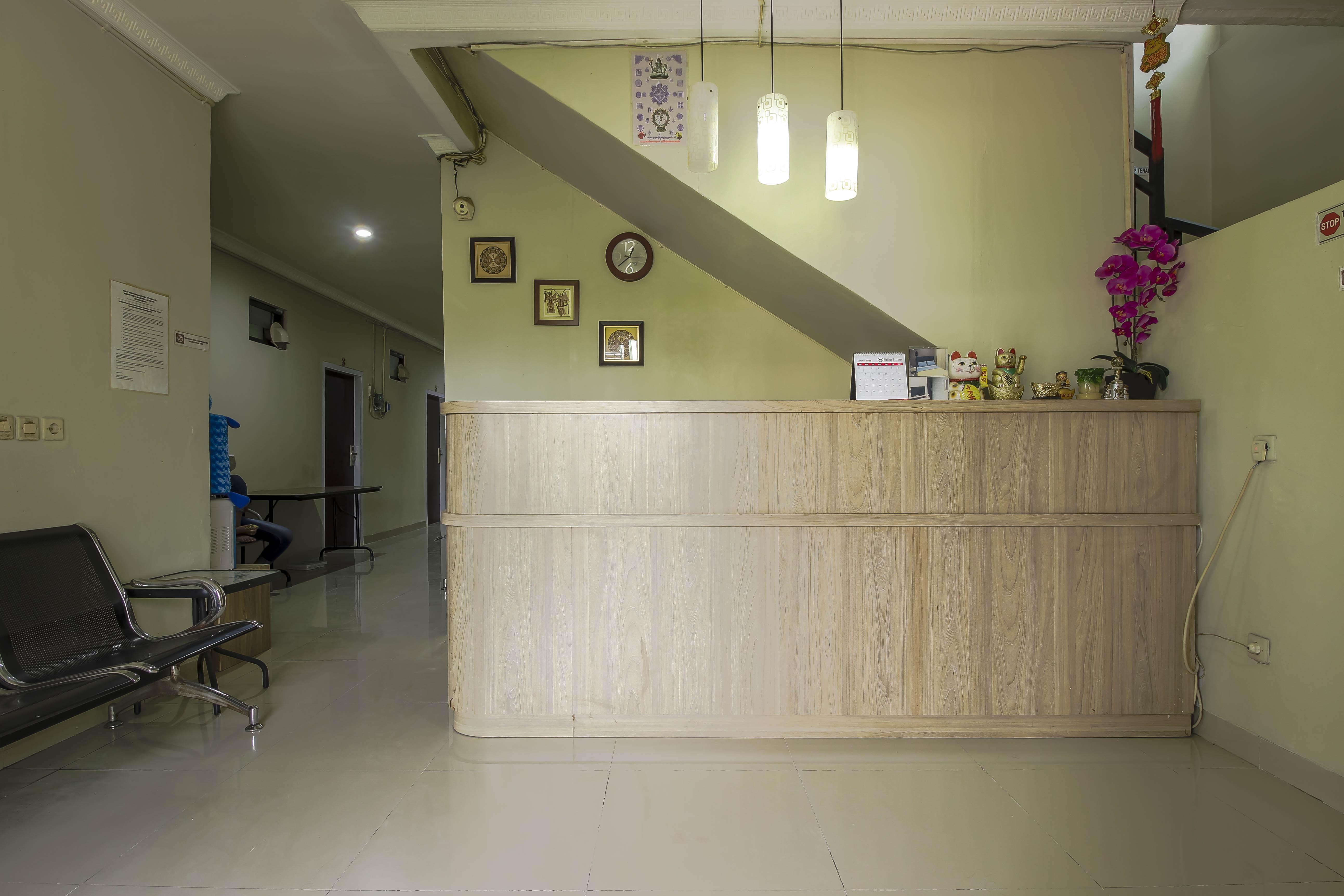 Reddoorz Plus Near Lippo Cikarang Mall Bekasi Esterno foto