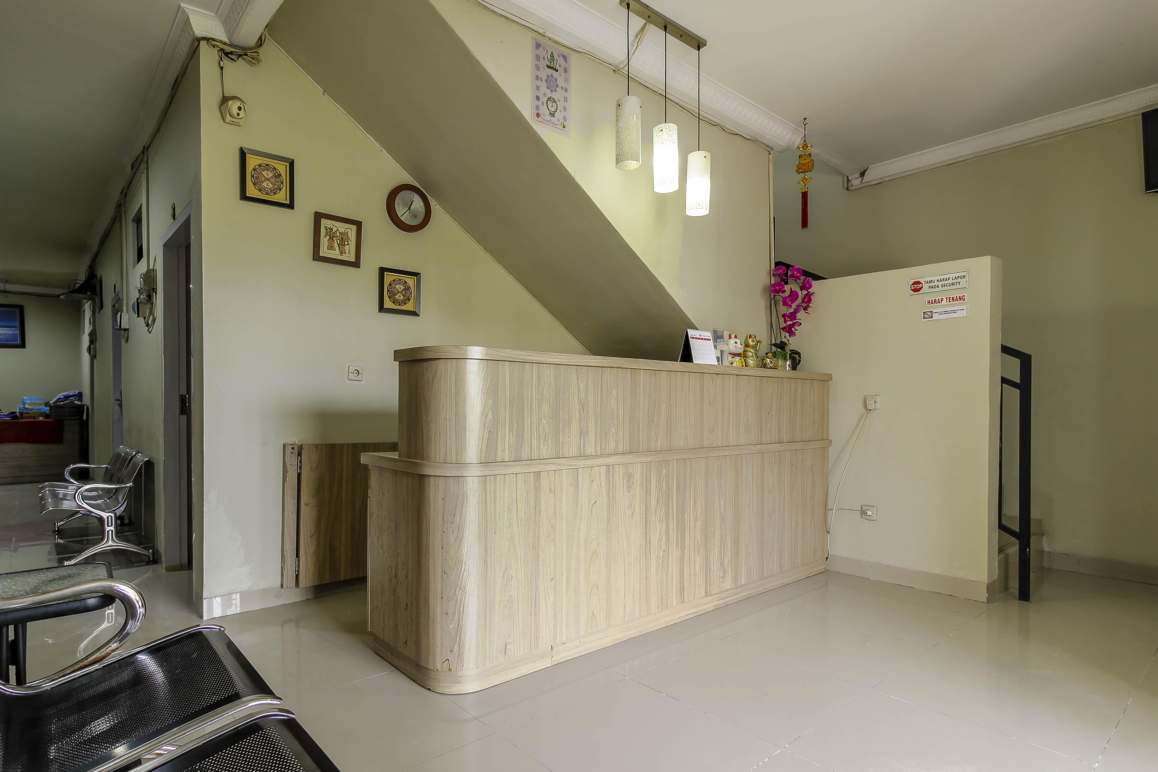 Reddoorz Plus Near Lippo Cikarang Mall Bekasi Esterno foto